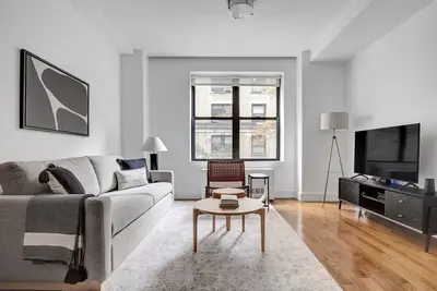 Image de Sleek Ues 2br w/ Pool, Doorman, Pool, near Central Park, by Blueground