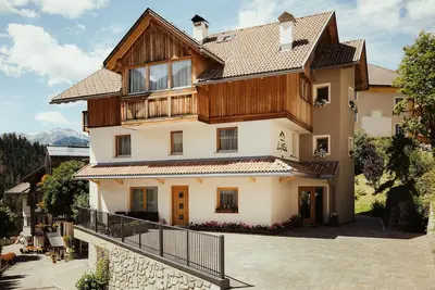 Image de Appartement 'Chalet La Flüta Primula' avec vue sur les montagnes, balcon et Wi-Fi