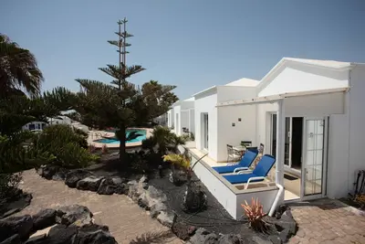 Image de C1, in a small complex with communal heated pool 100m from the sea