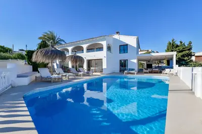 La Mar - By Almarina Villas