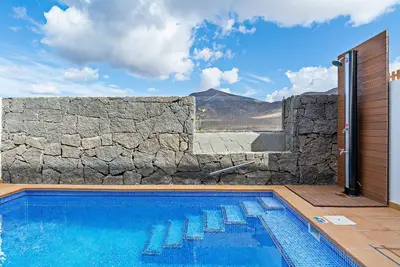 Image de 3br Home - Private Heated Pool - Parking