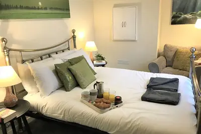 Image de Maison-Confort-Salle de bain privée séparée-Vue sur Rue