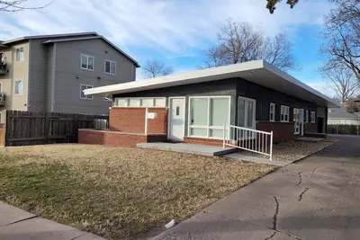 Image de Mid Century Modern Duplex