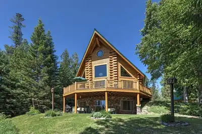 Image de Montana Mountain Log-Lodge with lake views, lake access & mountain views