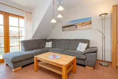 Image de Spacious vacation apartment with balcony and pool in the Freesenbruch Zingst vacation park -