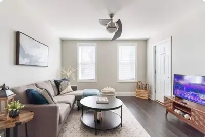 Image de A Mod Abode in the SouthWedge of Rochester!