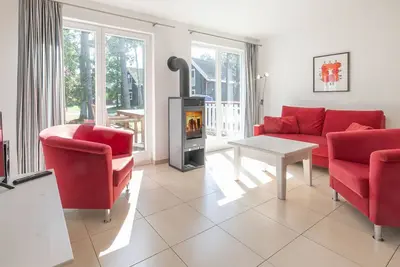 Image de Great vacation home with south-facing terrace, sauna, whirlpool bath, wood-burning stove & parking space
