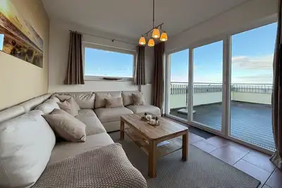 Image de Great penthouse with 54 sqm roof terrace, sea view, sauna and hot tub! -