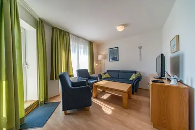 Image de Maisonette vacation apartment in dyke location on the North Sea incl. balcony with sea view