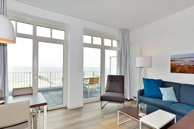 Image de Great apartment on the beach with direct sea view, balcony and sauna in the house! -