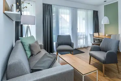 Image de Apartment, close to the beach, with large balcony, parking, use of swimming pool & sauna -