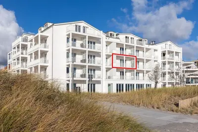 Image de High-quality 3-room apartment in the first row with magnificent sea views -