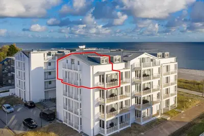 Image de High-quality penthouse over two levels with gallery bedroom and sea view -