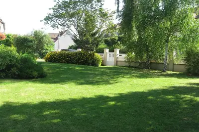Image de F3 dans résidence pavillonnaire à 30 km de Paris