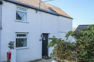 Image de Oscar'S Pad, pet friendly, with open fire in Brynsiencyn