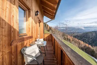 Image de Appartement \"Kehrerhof - Alpina\" avec vue sur les montagnes, balcon et Wi-Fi.