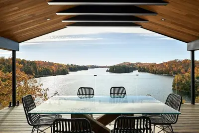 Image de Staggering waterfront property on Lac Bataille