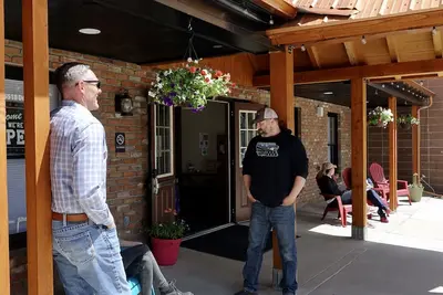 Image de Lodge-like accommodation in downtown mountain town! Sleep up to 32 & carpe diem!