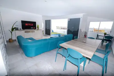 Image de The Surf Villa 2 - Hot tub, pool, Central, Pingpong, Billards, Amazing sea views