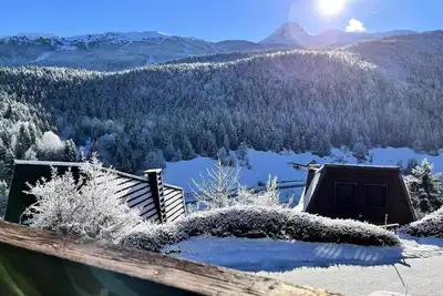 Image de Chalet atypique situé sur les hauteurs du village