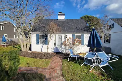 Image de Charming Cottage Steps to Pine Point Bch - 1 mile Oob outside Scarborough w/ Ac
