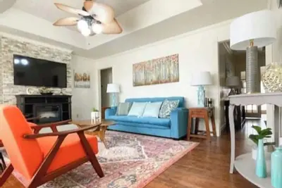 Image de ⭐️Renovated 3bd 2ba w/ Sunroom ⭐️ Near I-40