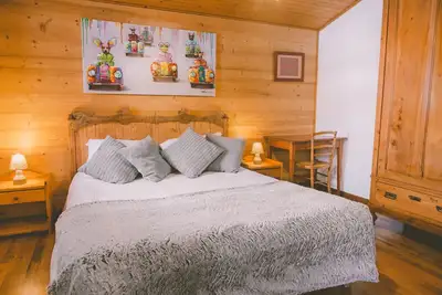 Image de Beautiful 5 bedroom chalet centrally located- Catering Available