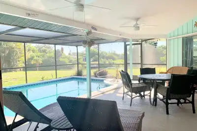 Image de 2 Bed w/ Private Pool on Canal/Cul-de-sac, minutes from the Beach, Dog friendly