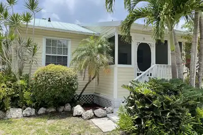 Image de Old Florida Style, Dockage, Swimming Pool (shared), just 20 miles from Key West