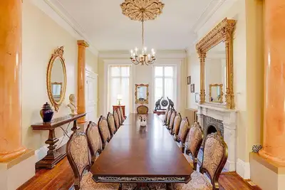 Stunning Victorian Mansion, Baltimore near Inner Harbor with 10 Br and 4 carpark