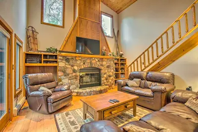 Image de Riverfront Manton Cabin w/ Pool Table & Fire Pit!
