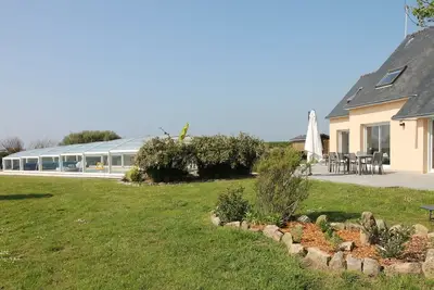 Image de Villa spacieuse, au calme, avec piscine et grand jardin clos