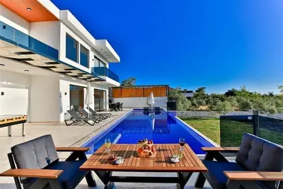 Image de Family friendly new villa; Big pool, Sauna/hot tube, 2 Jakuzzies, Turkish Hamam