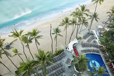Image de On Beautiful Waikiki Beach! Pool, Spa, 3 On-Site Restaurants, Water Activities