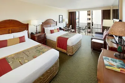 Image de 2 Great Units Just Steps to the Beach, Dining, Spa, Diamond Head, Iolani Palace