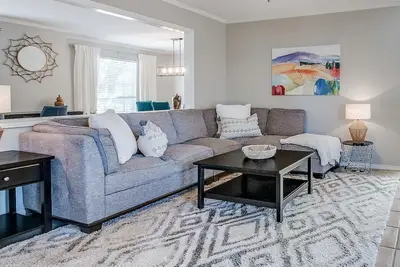 Image de Fully Equipped Comfy Home in Charming Neighborhood!