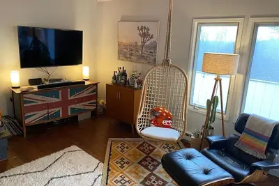 Image de 4 season Ski Chalet - Good Vibes Only