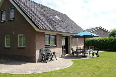 Image de Detached vacation home with enclosed garden close to the Wadden coast