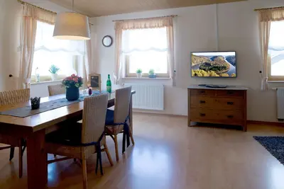 Image de Beautiful, bright apartment right on the rocky hiking trail