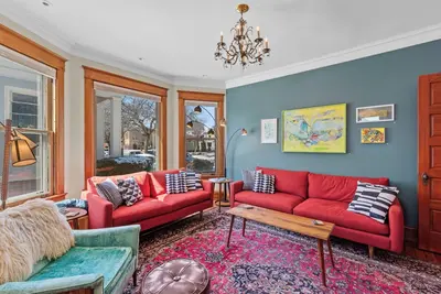 Image de Art Collector's Dream - Remodeled w/ Gallery Vibes