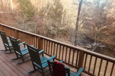 Image de Riverfront Cabin in Horse Country