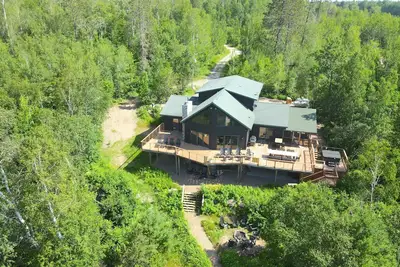 Image de Remodeled Secluded 7 bedroom Lodge in the heart of Black Bay on Lake Vermilion