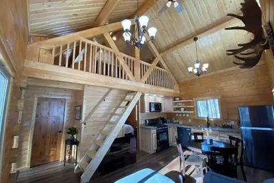 Image de Beautiful Comfy Alaskan Log Home 2
