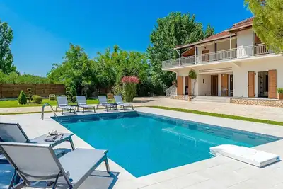 Image de Sophisticated Villa with A/C, Extensive Gardens, Private Pool, Close to Beautiful Sandy Beaches