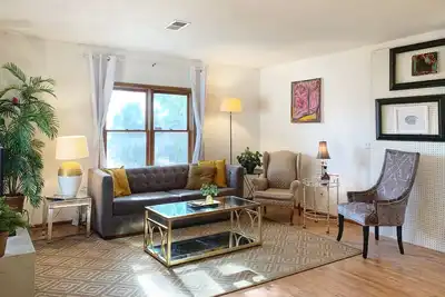 Image de Stylish Apartment in Historic Downtown Parkville