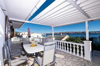 Bel appartement à Ribarica avec jacuzzi