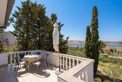 Image de Bel appartement à Rab avec cuisine