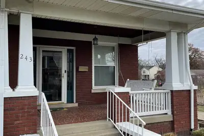 Image de Historic Bungalow Near Downtown and Transylvania University