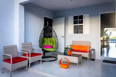 Image de Family friendly accessible 3 bedroom bungalow *15 min to Ocho Rios