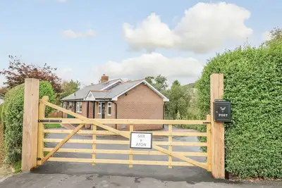 Image de Ger Yr Afon Cottage, family friendly, with hot tub in Rhayader